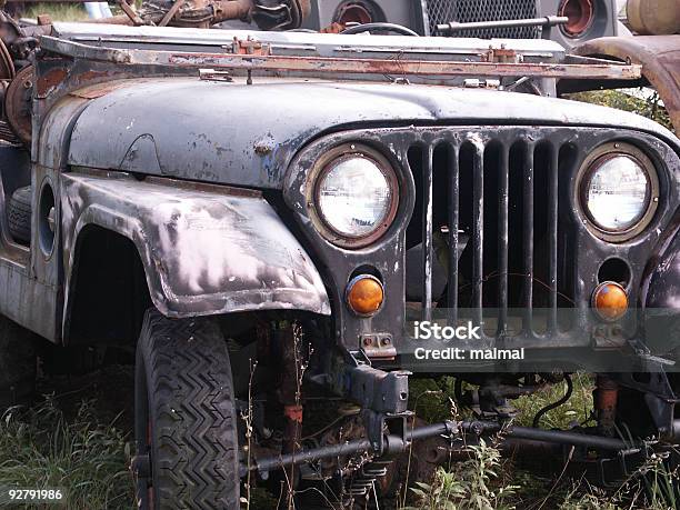 Stary Military Jeep - zdjęcia stockowe i więcej obrazów 4x4 - 4x4, Armia, Fotografika