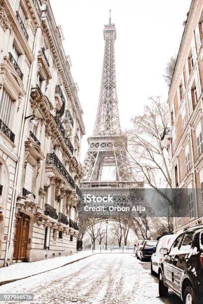 Eiffel Tower With Snow Stock Photo - Download Image Now - Paris - France, Winter, Eiffel Tower - Paris