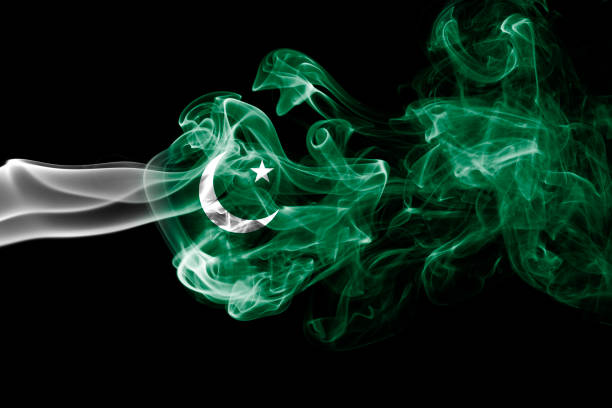 istock Pakistan smoke flag 927947822