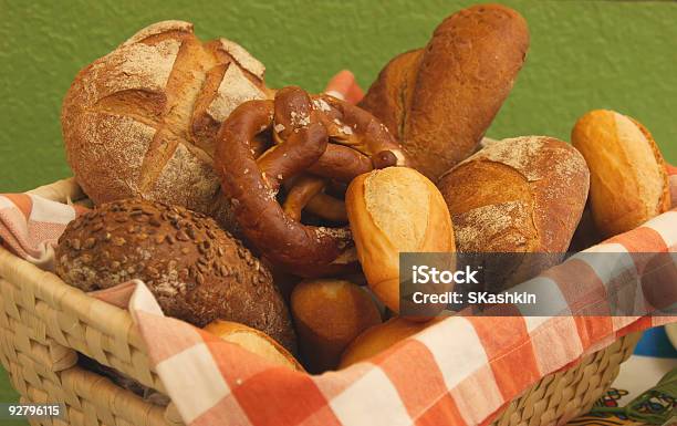 Brot Stockfoto und mehr Bilder von Brotlaib - Brotlaib, Brotsorte, Brötchen