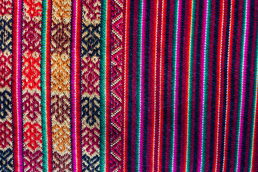 Textura De Primer Plano Macro De Una Tela Con Diseño Peruano Foto de stock  y más banco de imágenes de Alfombra - iStock