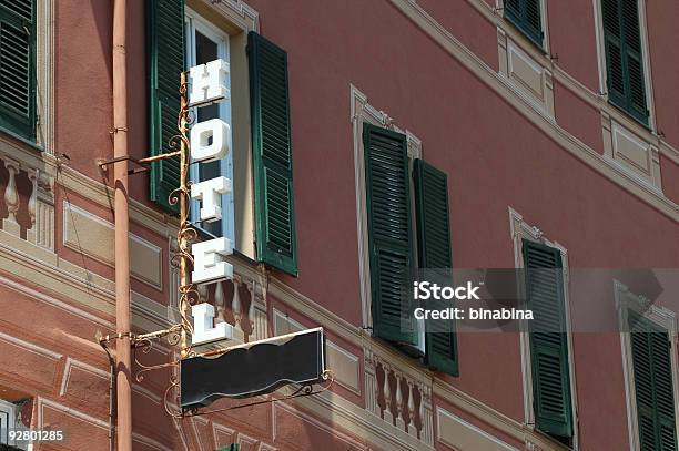 Italiano Hotel - Fotografie stock e altre immagini di Albergo - Albergo, Insegna di negozio, Arancione