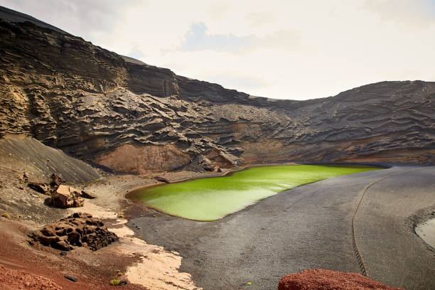 istock Green volcanic lake Charco de los Clicos 928020400