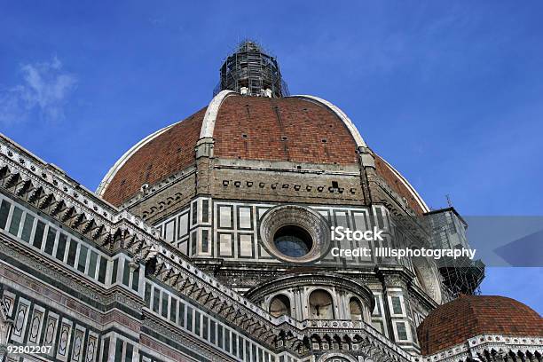 Foto de Cúpula Da Catedral Il Duomo Florença e mais fotos de stock de Andaime - Andaime, Arco - Característica arquitetônica, Arquitetura