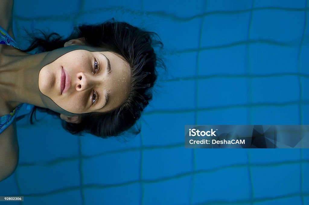 Menina em uma piscina - Royalty-free Adulto Foto de stock