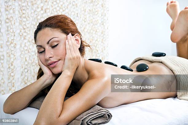 Massaggio - Fotografie stock e altre immagini di Adulto - Adulto, Ambientazione interna, Attività ricreativa