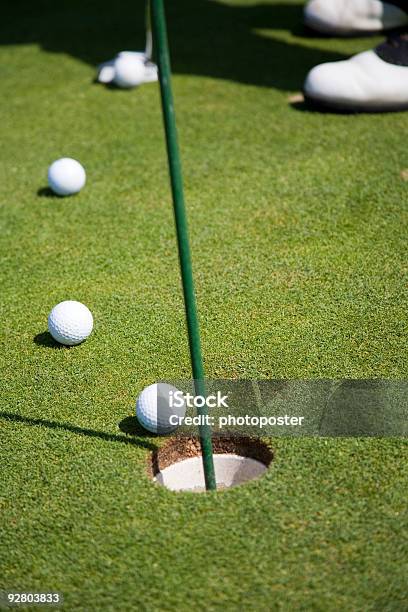 Photo libre de droit de Dans Le Trou banque d'images et plus d'images libres de droit de Enfant - Enfant, Golf, Petits garçons