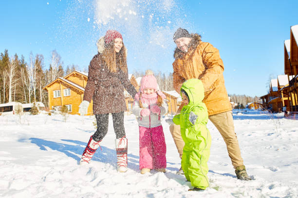 istock Family winter weekend in countryside 928047222