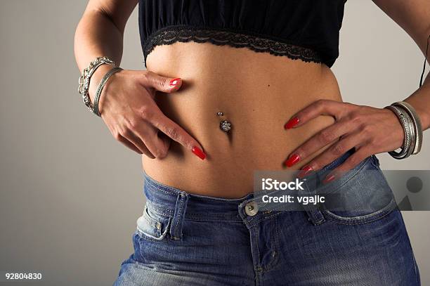 Photo libre de droit de Sexy Fille Avec Piercing Corporel banque d'images et plus d'images libres de droit de Adulte - Adulte, Beauté, Belle femme