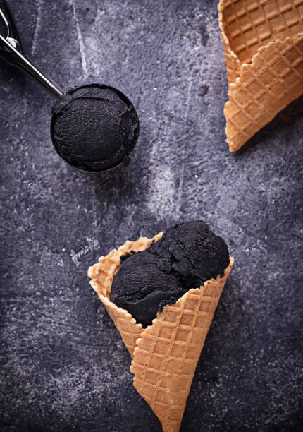 istock Black ice cream. Trendy food 928059146