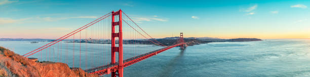 golden gate bridge, san francisco california - golden gate bridge panoramic california scenics imagens e fotografias de stock