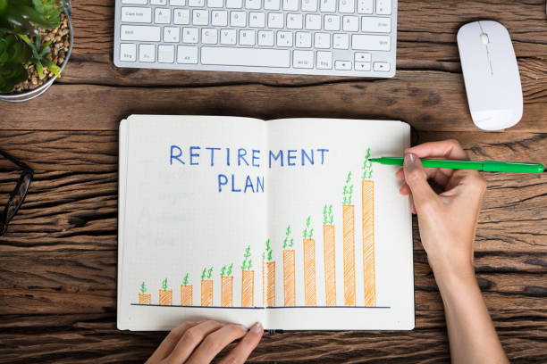 인간의 손으로 그리기 은퇴 계획 성장 개념 - retirement 401k finance pension 뉴스 사진 이미지