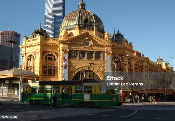 Stazione Di Via Flinders A Melbourne In Australia - Fotografie stock e altre immagini di Stazione di Via Flinders - Stazione di Via Flinders, Melbourne - Australia, Trasporto