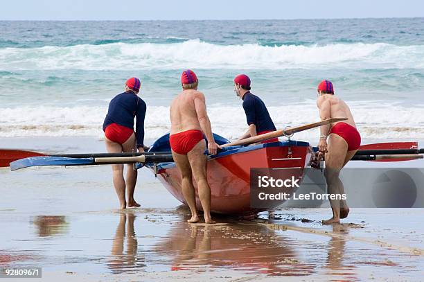 Navegue En Bote Foto de stock y más banco de imágenes de Olas rompientes - Olas rompientes, Embarcación marina, Equipo deportivo