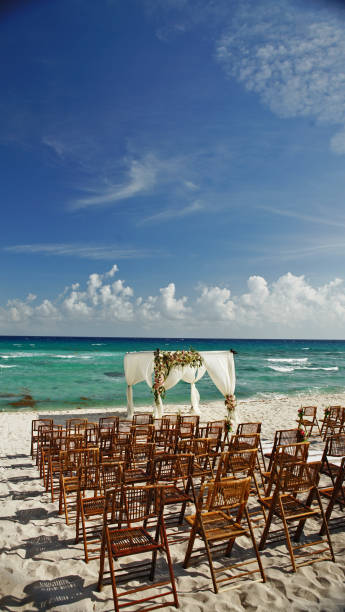 Instalação de casamento na praia no México - foto de acervo