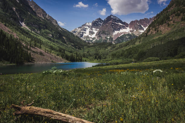 istock Maroon Lake and Maroon Bells 928219260