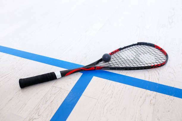 racquetball equipment on the court - squash racketball sport exercising imagens e fotografias de stock