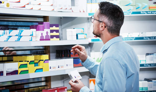 istock Comparing products to make the best choice 928320804