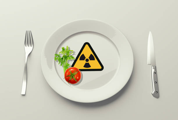 istock Dangerous food. Empty plate, fork and knife, 3d illustration 928324862
