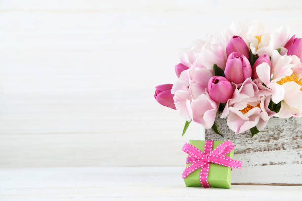 istock mother's day arrangement 928337586