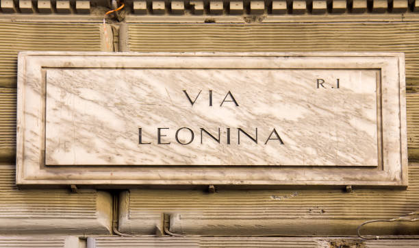 istock Street sign in Rome, Italy 928347752