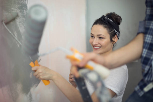 istock Painting Walls 928391326