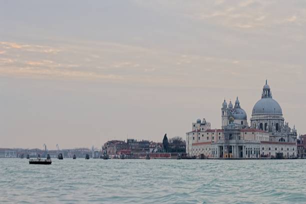 istock Santa Maria Della Salute View 928550176