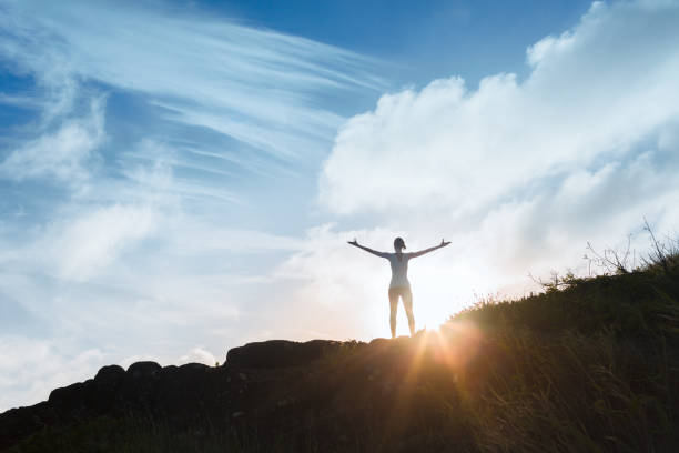 istock Victory on top of the mountain 928613146