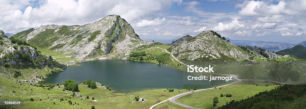 Laghi di Covadonga - Foto stock royalty-free di Ambientazione esterna