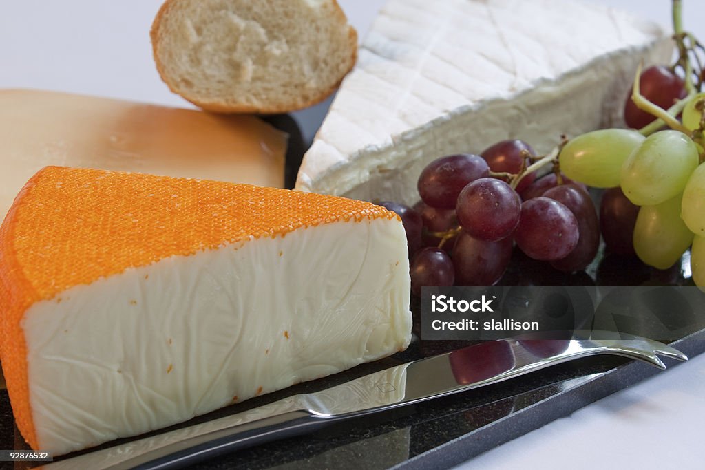 チーズの盛り合わせ - ポールサリューチーズのロイヤリティフリーストックフォト