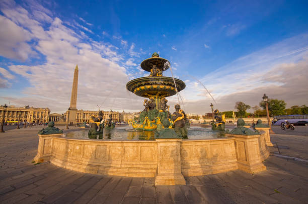 istock A fountain and the Obelisk on Concorde square 928789944