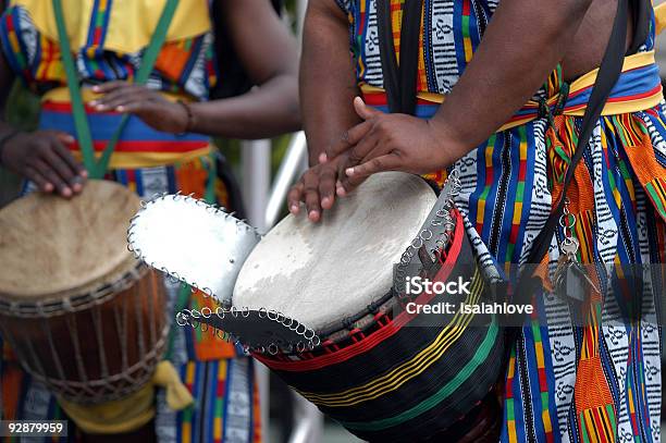 African Batería 2 Foto de stock y más banco de imágenes de Cultura africana - Cultura africana, Tambor y batería, Ceremonia