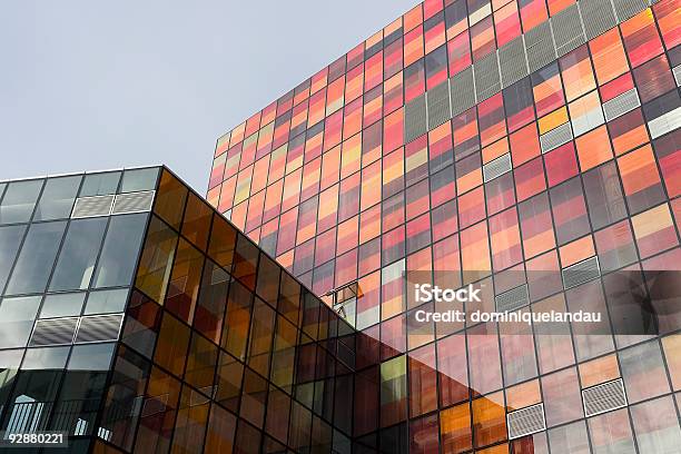 Moderne Glasgebäude Stockfoto und mehr Bilder von Abstrakt - Abstrakt, Architektur, Balkengerüst