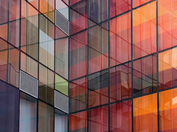 bâtiment réflexion - architecture vibrant color bright built structure photos et images de collection
