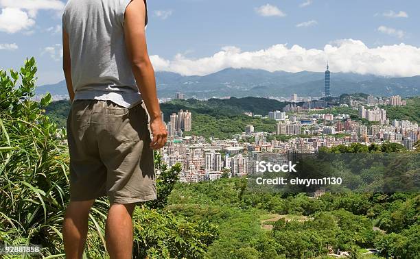 Foto de Taipei Arranhacéus E O Cidadão e mais fotos de stock de Adulto - Adulto, Arranha-céu, Capitais internacionais