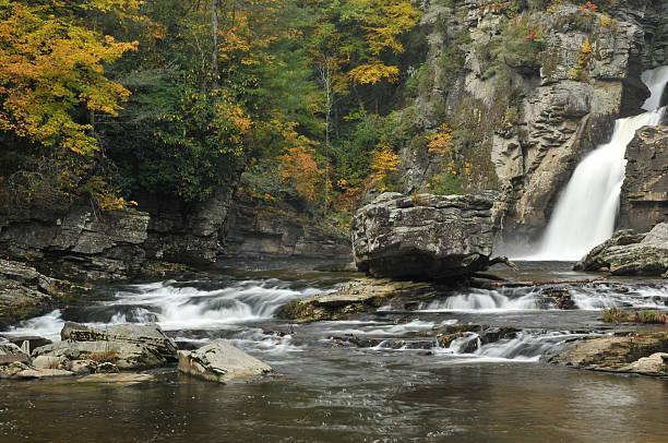 istock Linnville Falls Gorge in Autumn 92882259