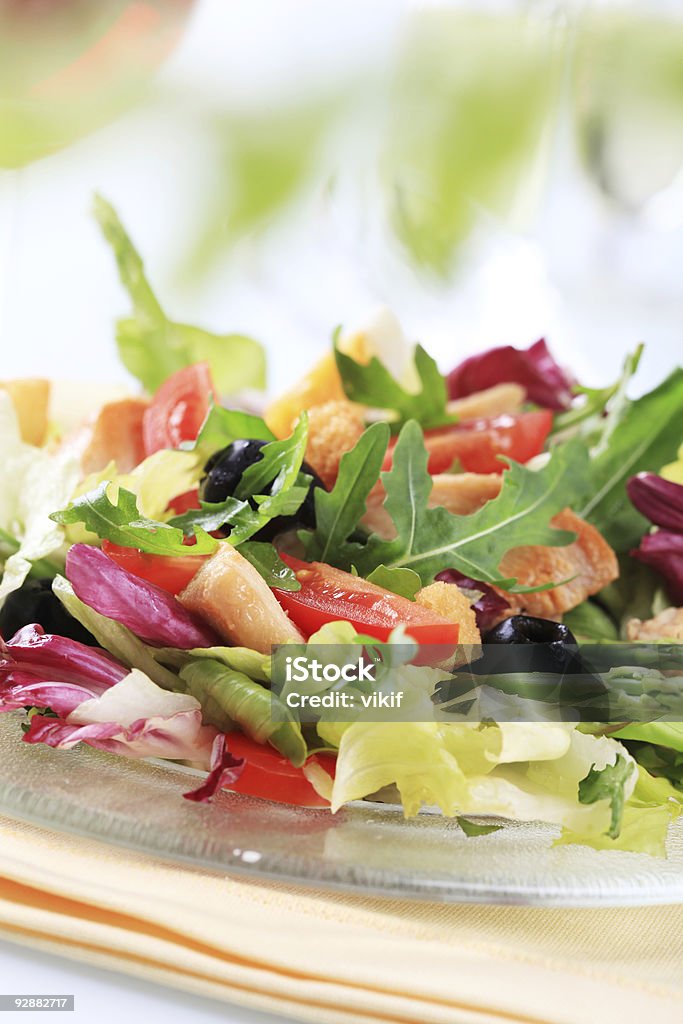Frango e salada de legumes - Foto de stock de Alface royalty-free