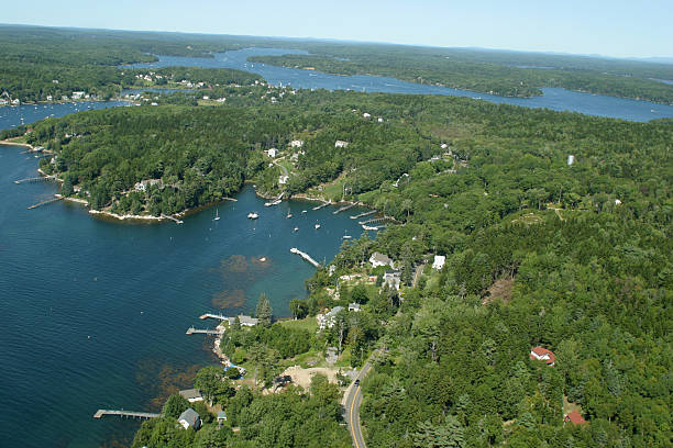 красивые новой англии (сша) номер с видом на побережье от самолёта - pemaquid maine стоковые фото и изображения