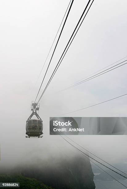 Tramwaj W Pão De Açúcar W Fog - zdjęcia stockowe i więcej obrazów Rio de Janeiro - Rio de Janeiro, Mgła, Ameryka Południowa