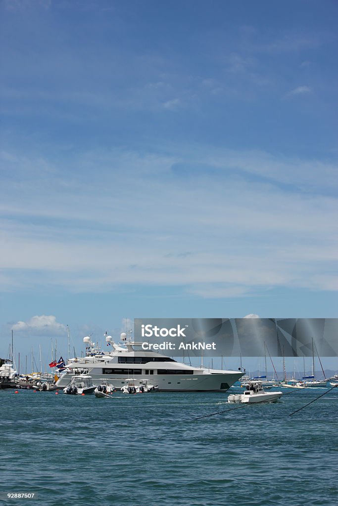 Zajęty Port przy Tropikalna Wyspa (St.Barths, Francja - Zbiór zdjęć royalty-free (Bez ludzi)