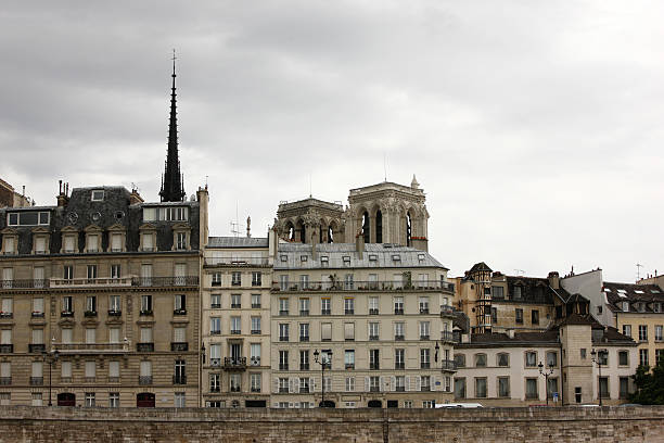 architecture parisienne"" - palais de chaillot photos et images de collection
