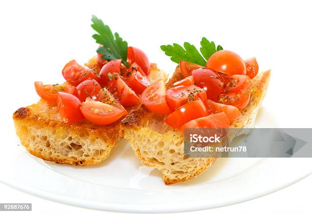 Bruschette - Fotografie stock e altre immagini di Alimentazione sana - Alimentazione sana, Antipasto, Baguette