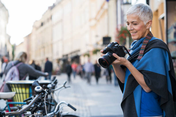 istock Exploring and photographing city 928902662