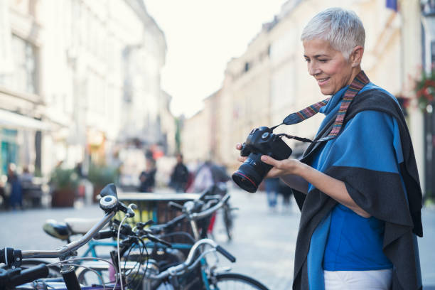 istock Exploring and photographing city 928905176