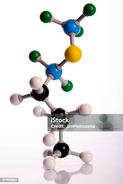 Atom - Fotografie stock e altre immagini di Atomo - Atomo, Biochimica, Composizione verticale