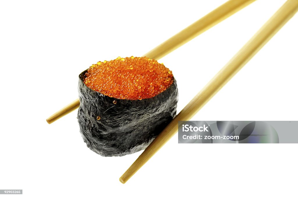Sushi com o peixe fying caviar - Foto de stock de Almoço royalty-free