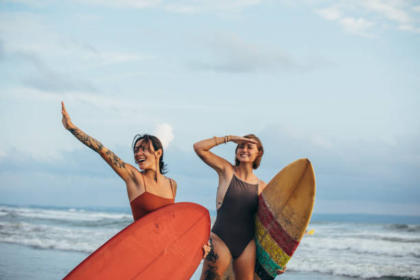 istock Females surfers 929038626