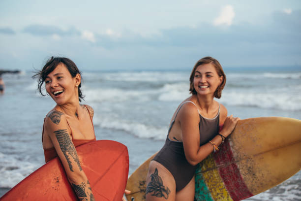 istock Young female surfers 929044644
