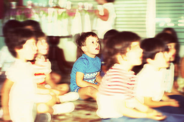 vintage dzieci przyjęcie urodzinowe - big eyes flash zdjęcia i obrazy z banku zdjęć