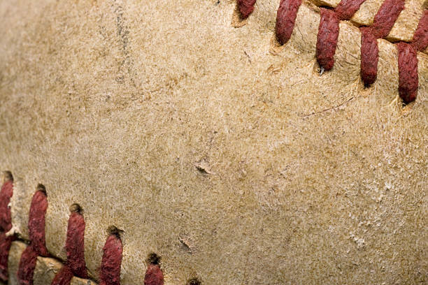 softball com costura em vermelho - baseball baseballs isolated dirty - fotografias e filmes do acervo